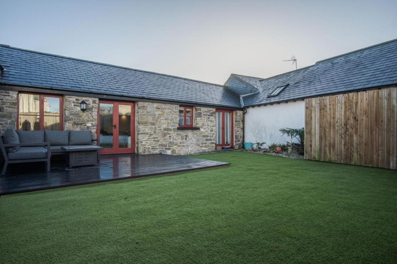 The Old Stables - 3 Bedroom Cottage - Angle Exterior foto