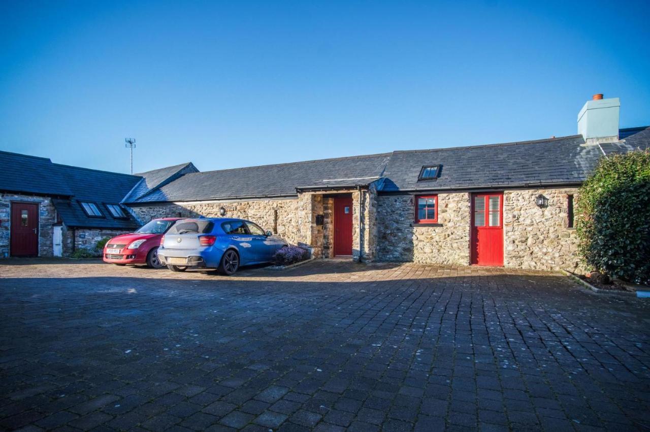 The Old Stables - 3 Bedroom Cottage - Angle Exterior foto