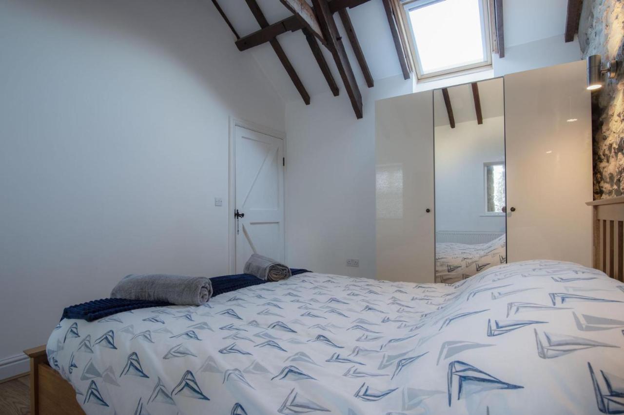 The Old Stables - 3 Bedroom Cottage - Angle Exterior foto